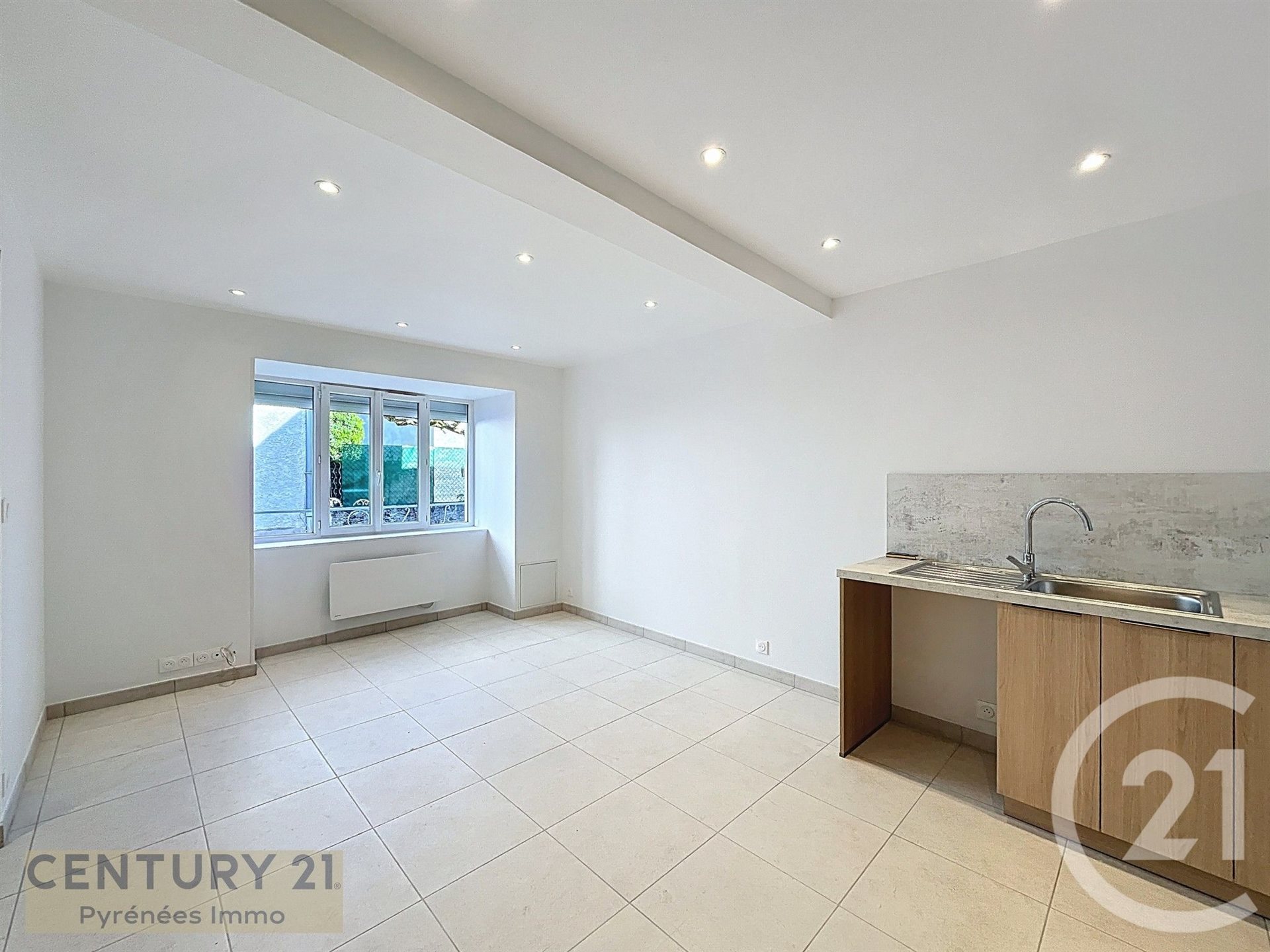 Maison à louer, 46m², Arlos