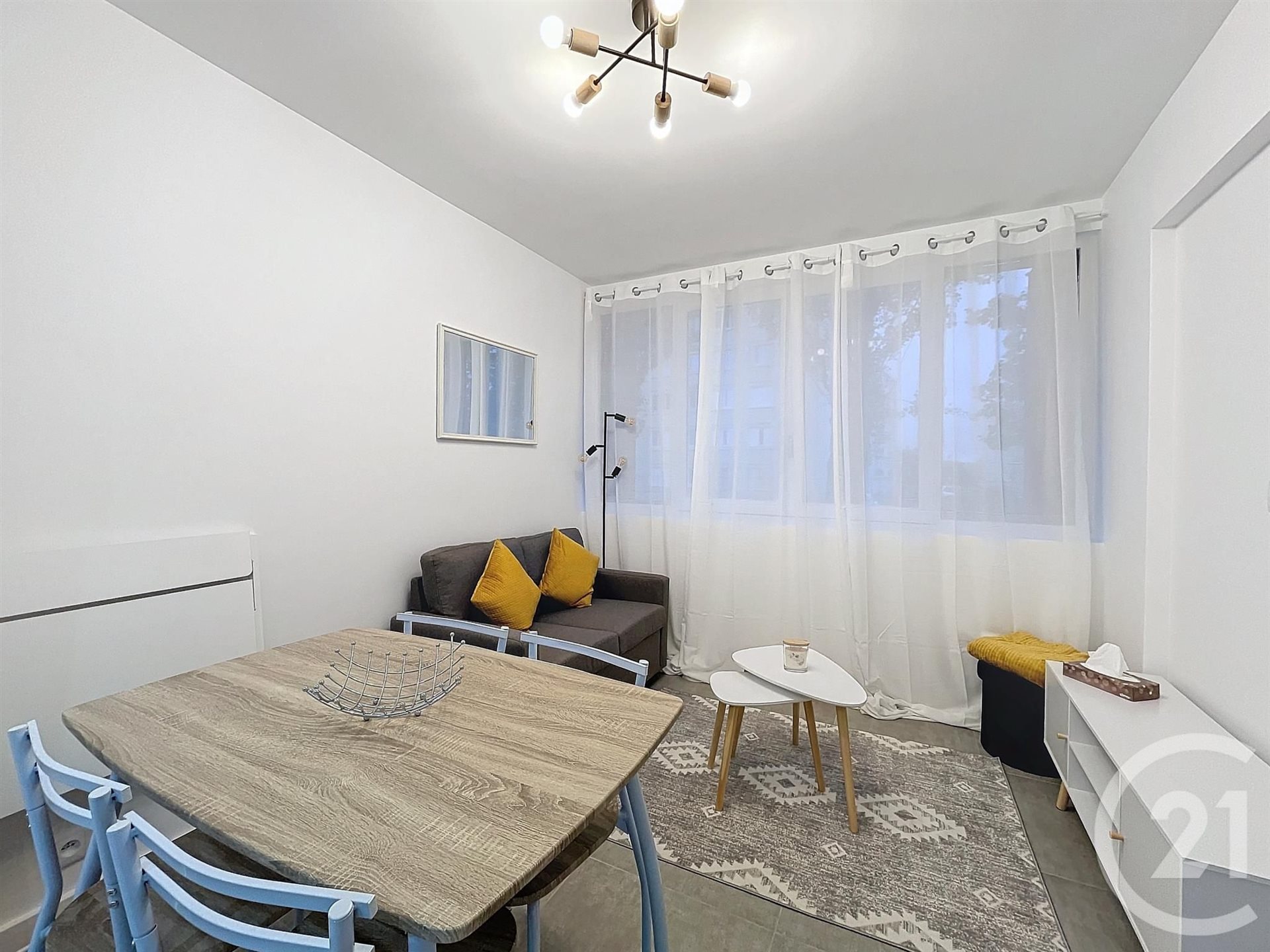 Appartement à louer, 28m², Fontenay-le-Fleury