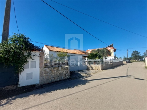 Detached 5 bedroom villa on the outskirts of Olhão