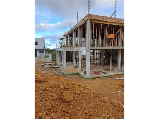 3 bedroom villa under construction in Moncarapacho