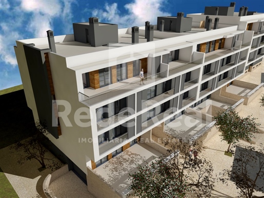 Excelente Apartamento T3 situado em Gambelas - Faro, pronto a habitar.