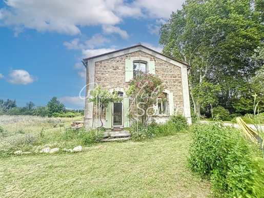 Character House, Saint Genis Des Fontaines