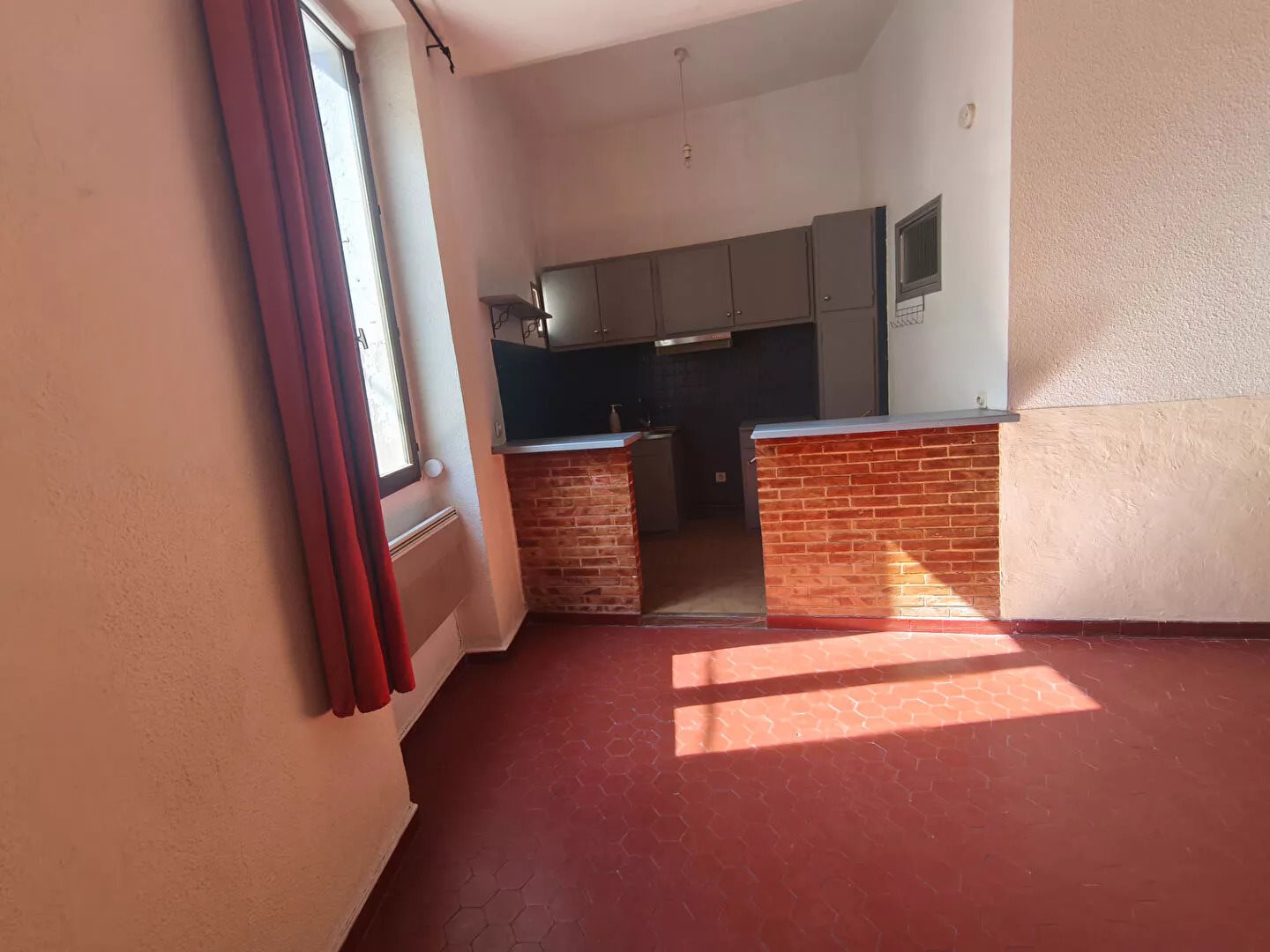 Appartement à louer, 29m², Lambesc