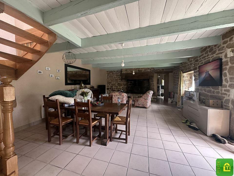 Maison à louer, 117m², Meslan