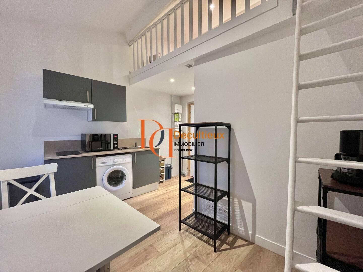 Appartement à louer, 25m², Saint-Genis-Laval