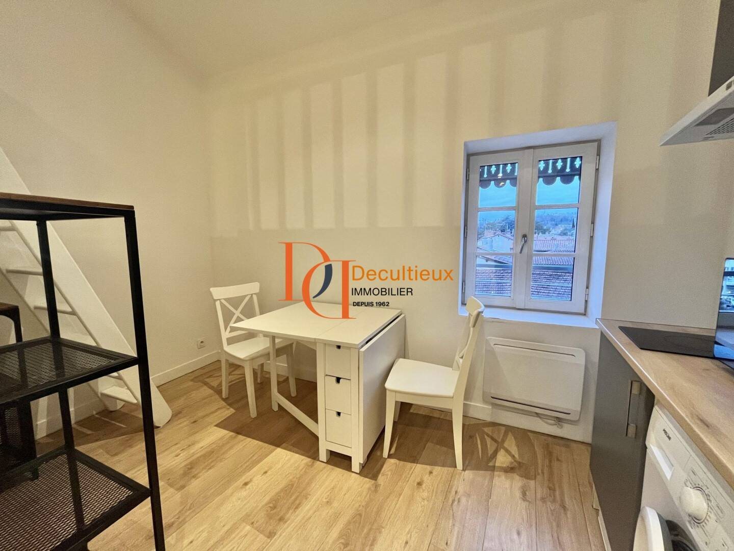Appartement à louer, 25m², Saint-Genis-Laval