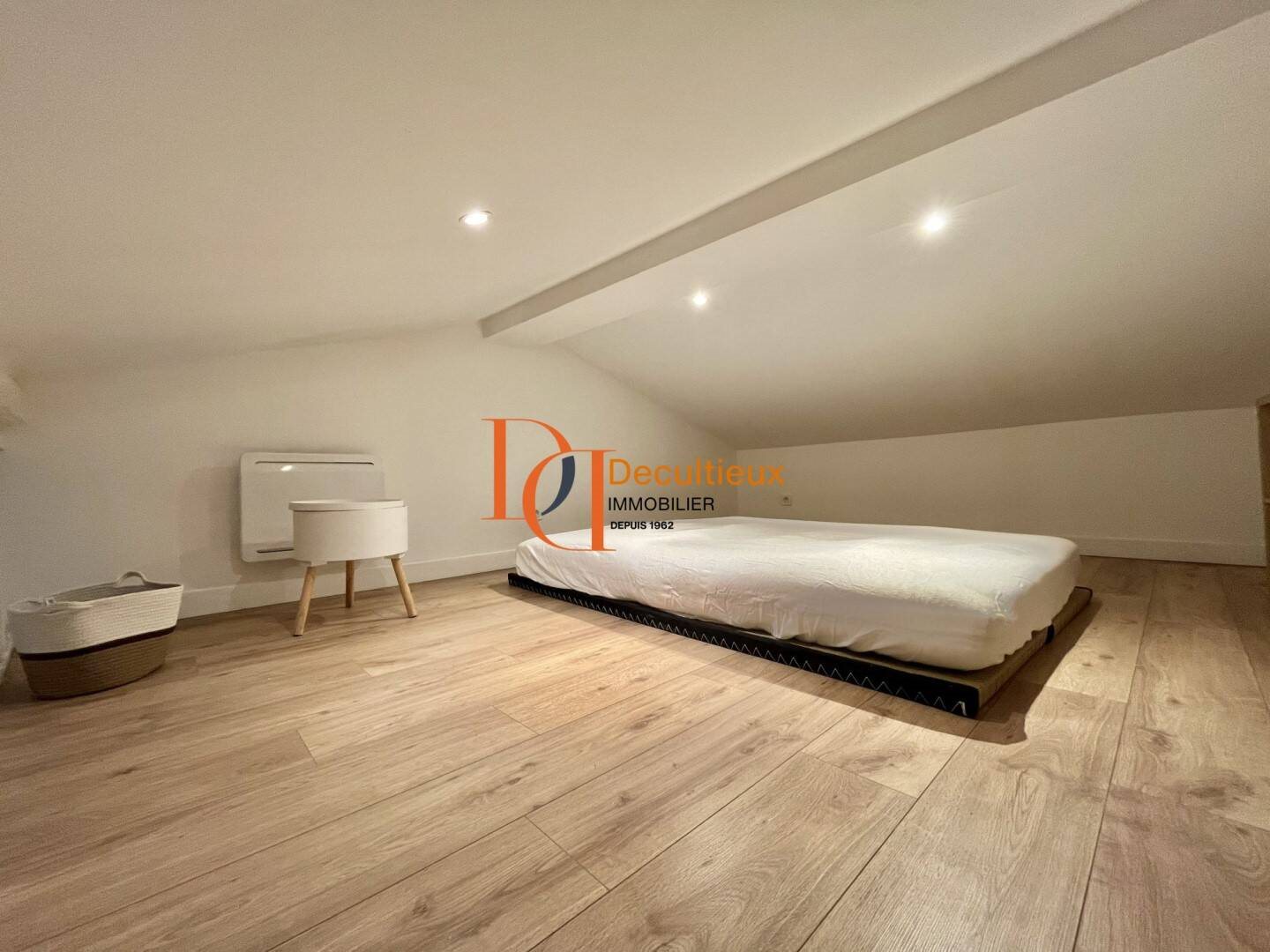 Appartement à louer, 25m², Saint-Genis-Laval