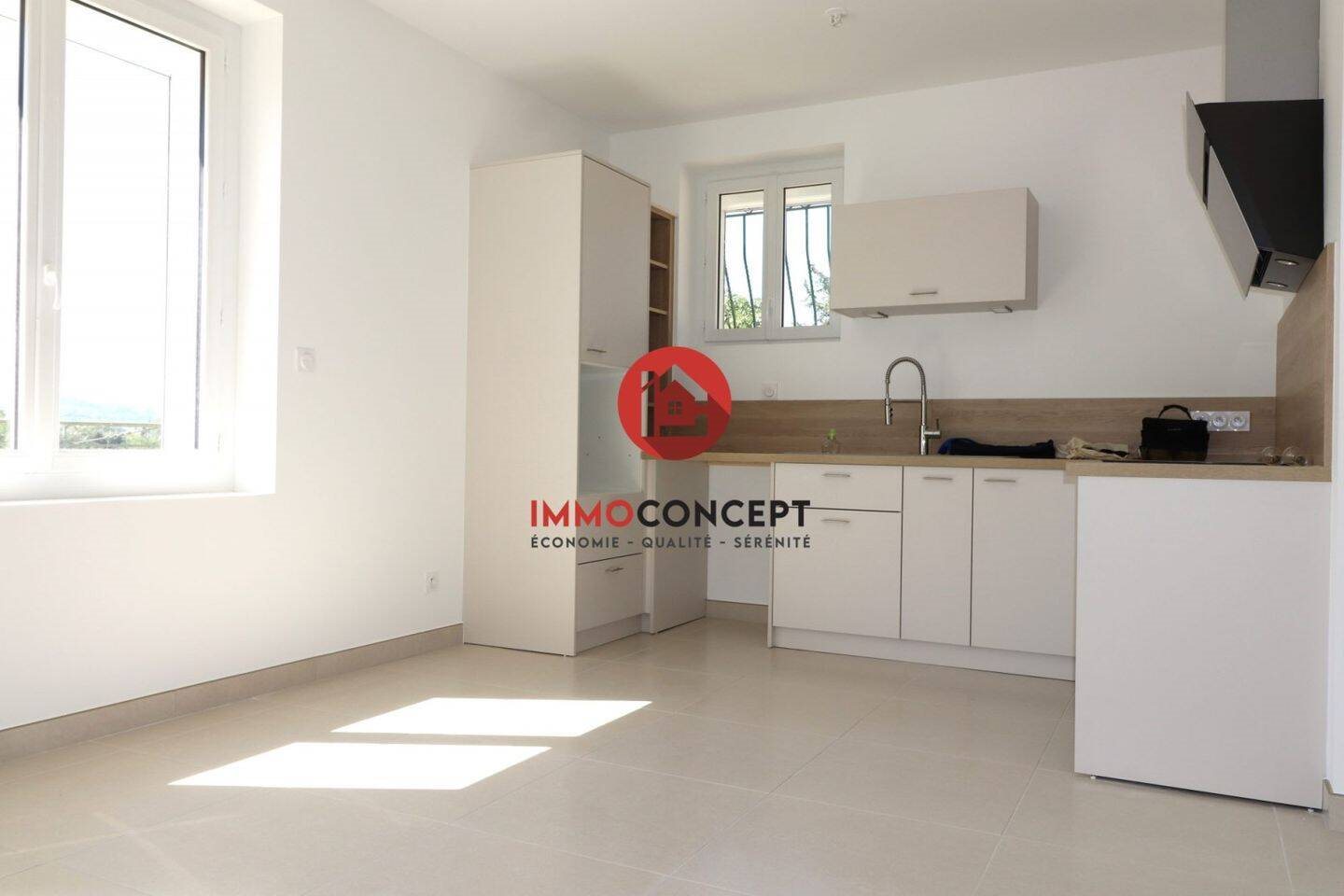 Appartement à louer, 90m², Laudun-l'Ardoise