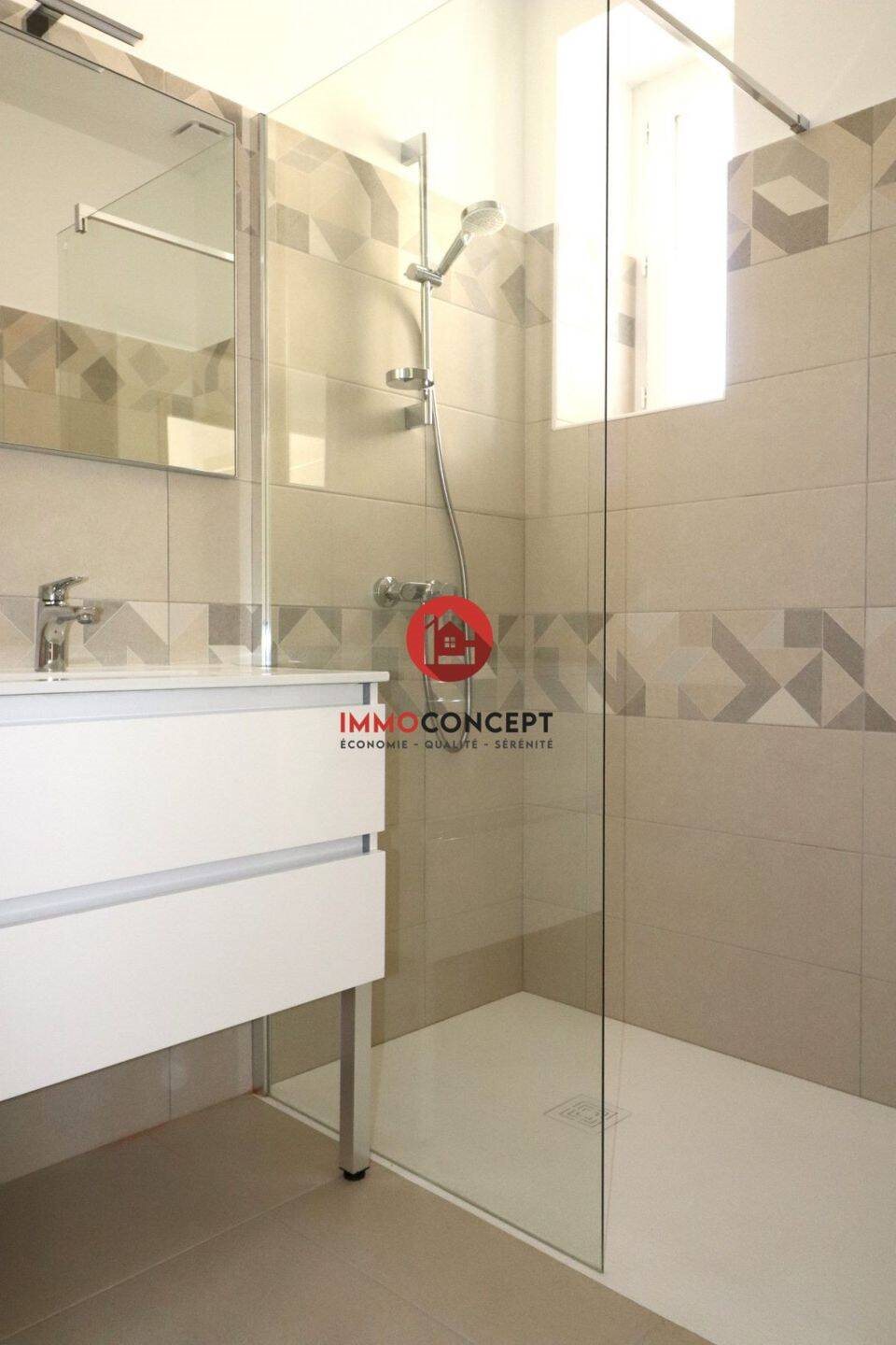 Appartement à louer, 90m², Laudun-l'Ardoise