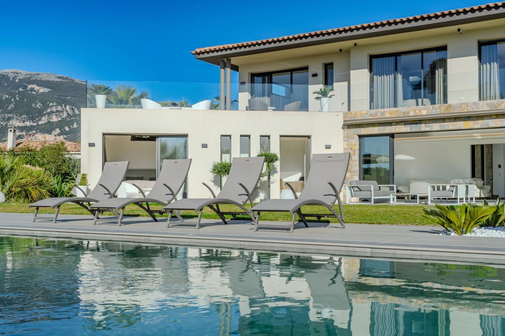 Maison à louer, 276m², Roquefort-les-Pins