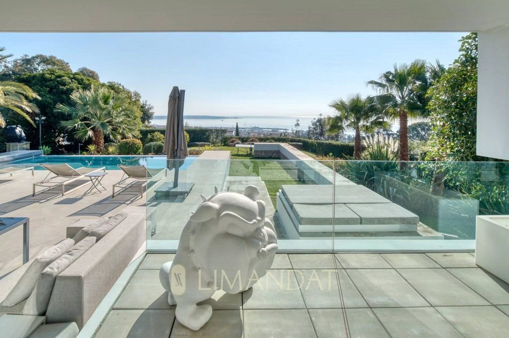 Maison à louer, 199m², Vallauris