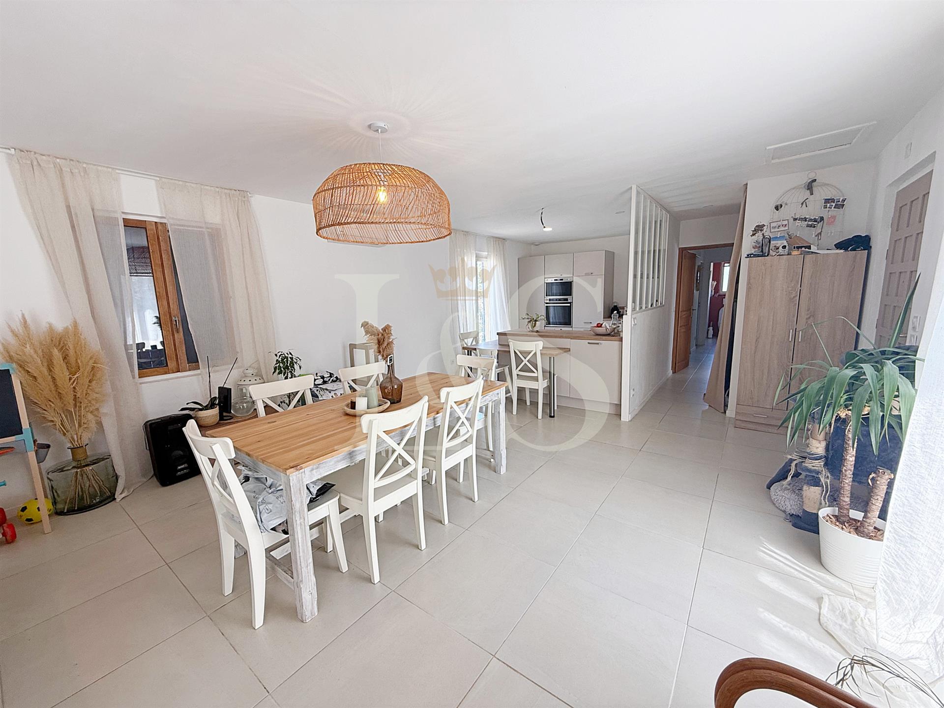 Charming single-story house of approximately 100m2 in Sainte-Cécile-les-Vignes on a plot of 870m2