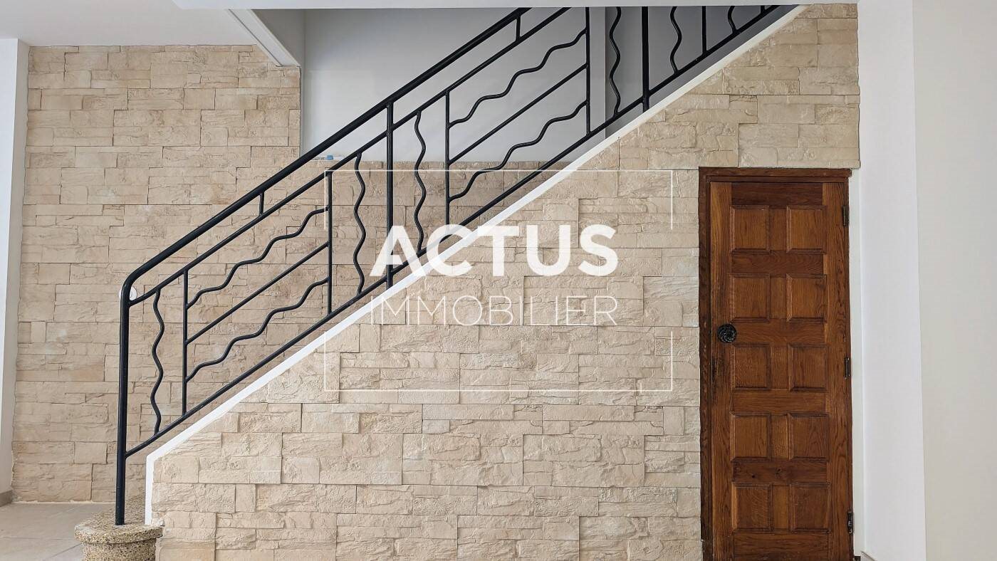 Maison à vendre, 141m², Eyragues