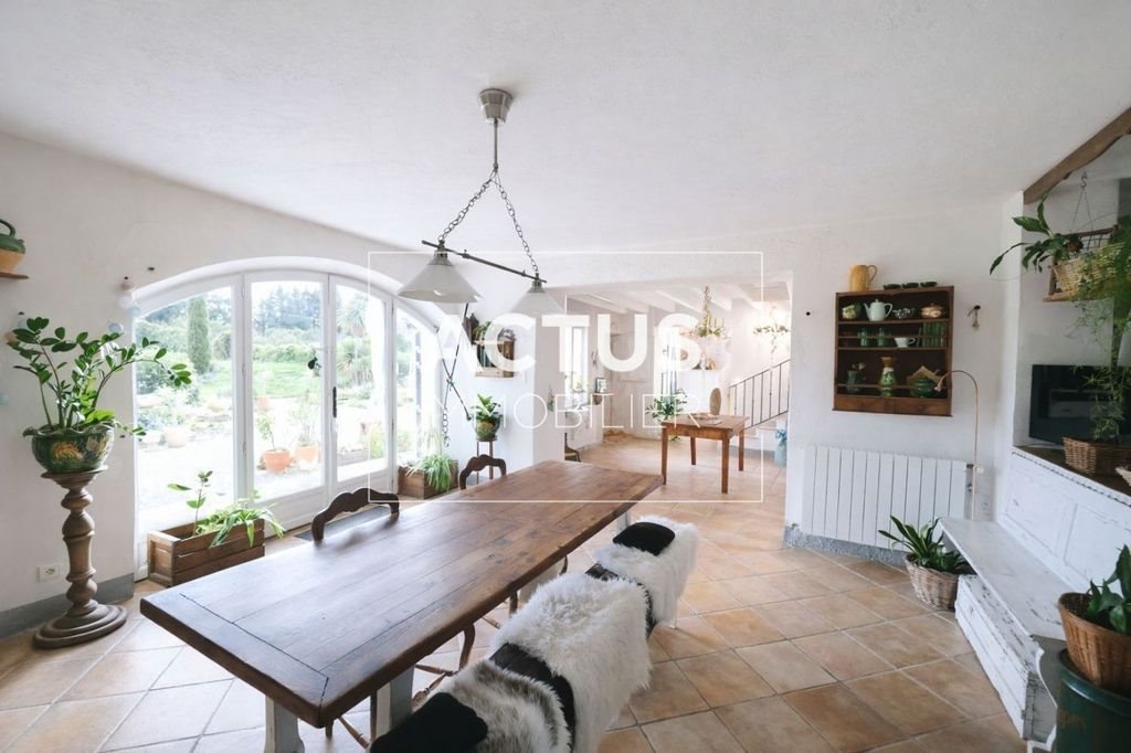 Maison à vendre, 220m², Sénas