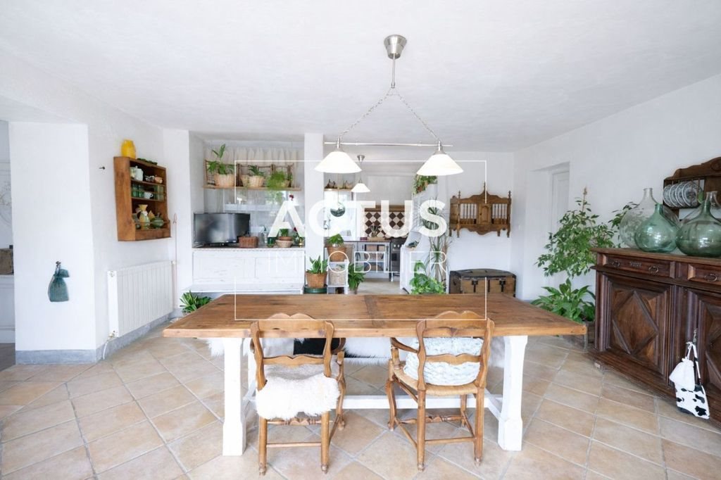 Maison à vendre, 220m², Sénas