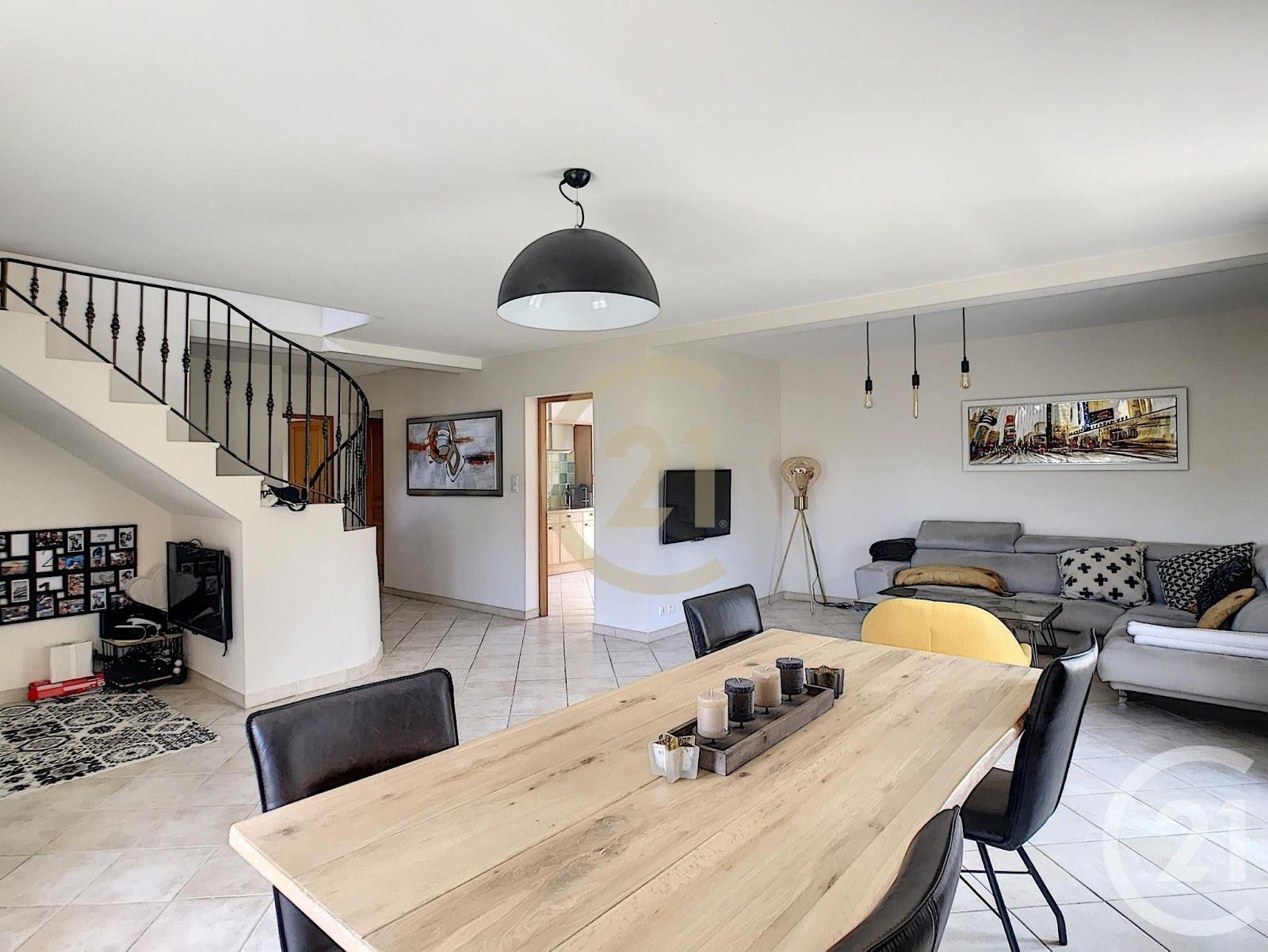 Maison à louer, 127m², Aramon