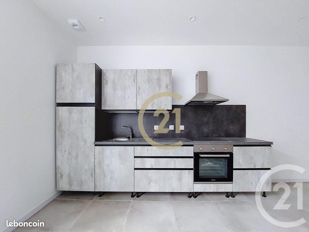 Appartement à louer, 56m², Valliguières