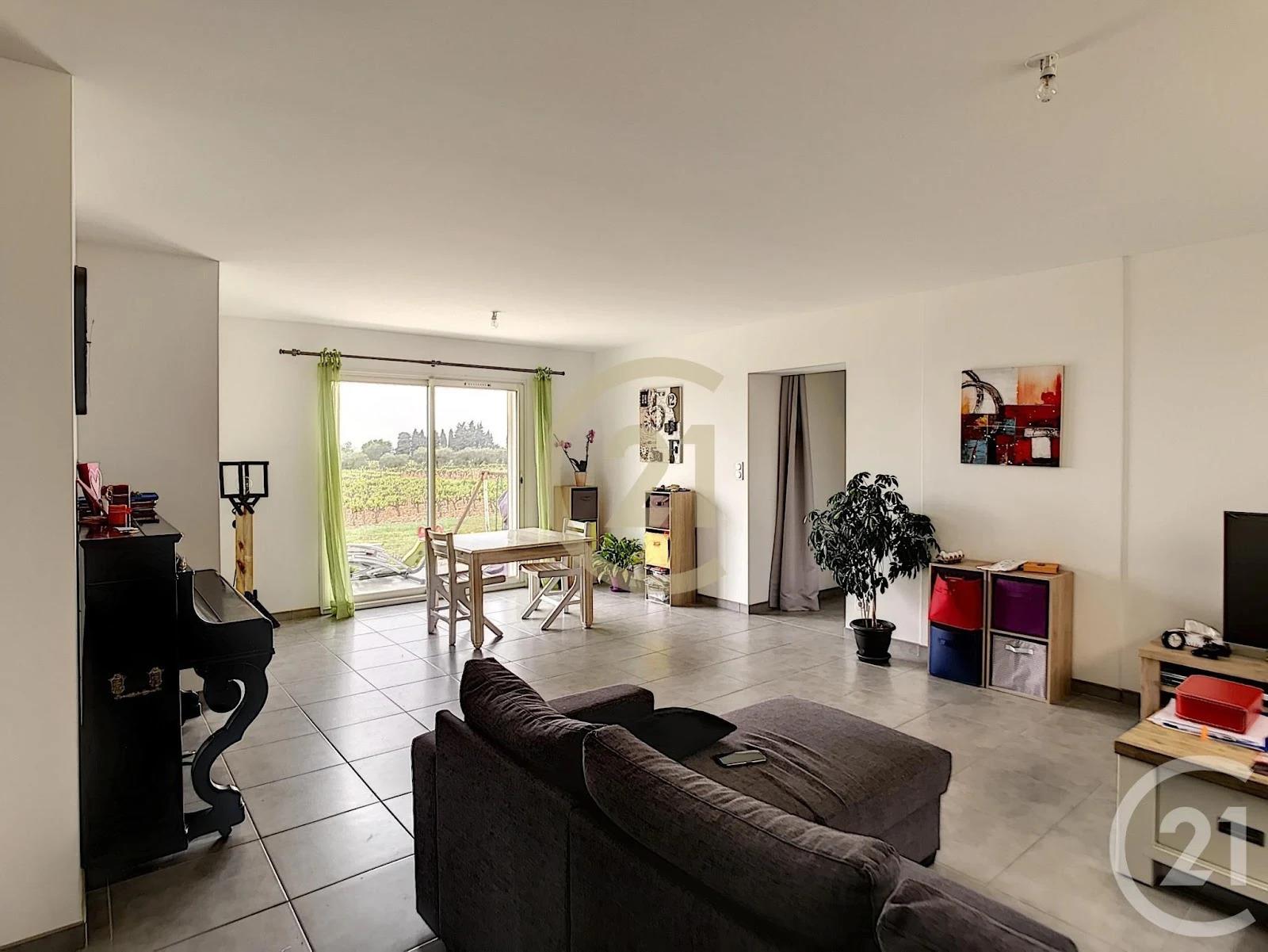 Maison à louer, 108m², Estézargues