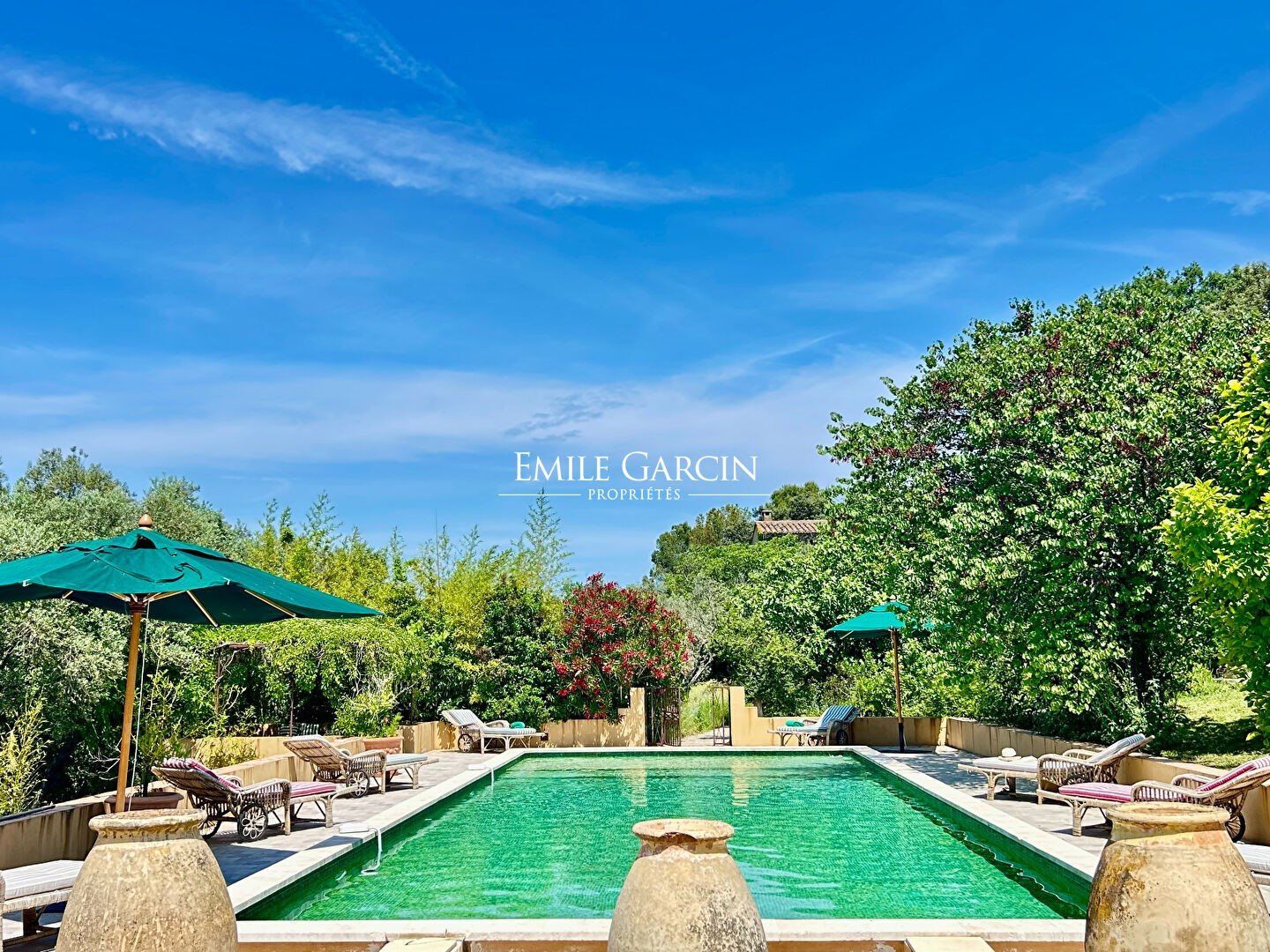 Maison à louer, 550m², Mazan