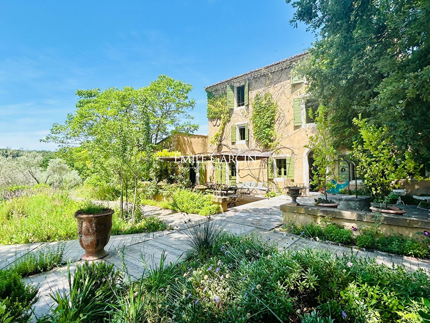 Maison à louer, 550m², Mazan