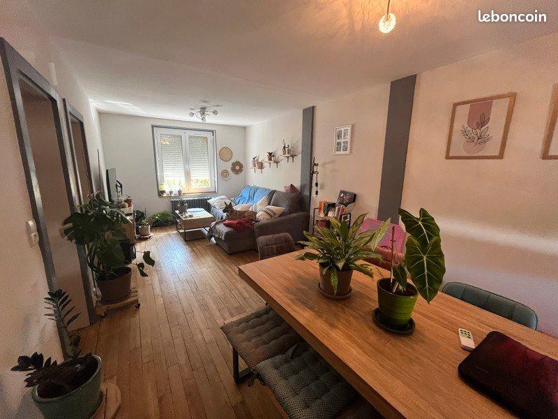 Maison à louer, 95m², Saint-Yrieix-la-Perche