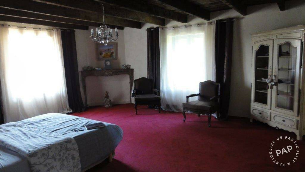 Maison à louer, 240m², Monthieux