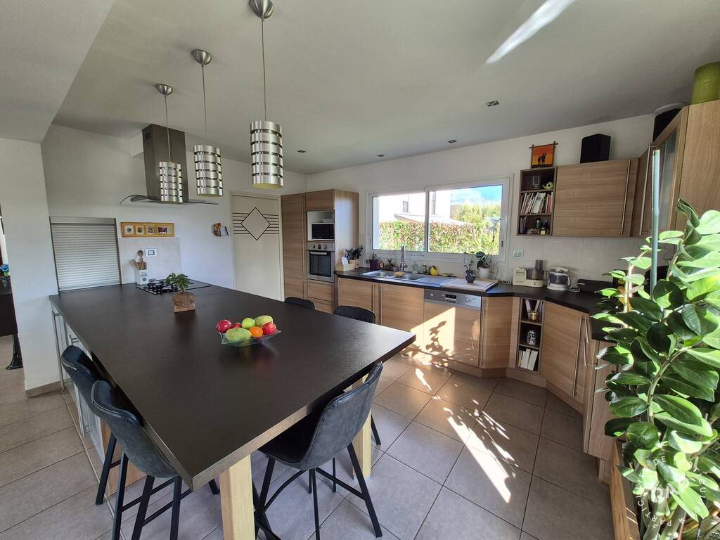 Maison à vendre, 182m², Montreuil-le-Gast