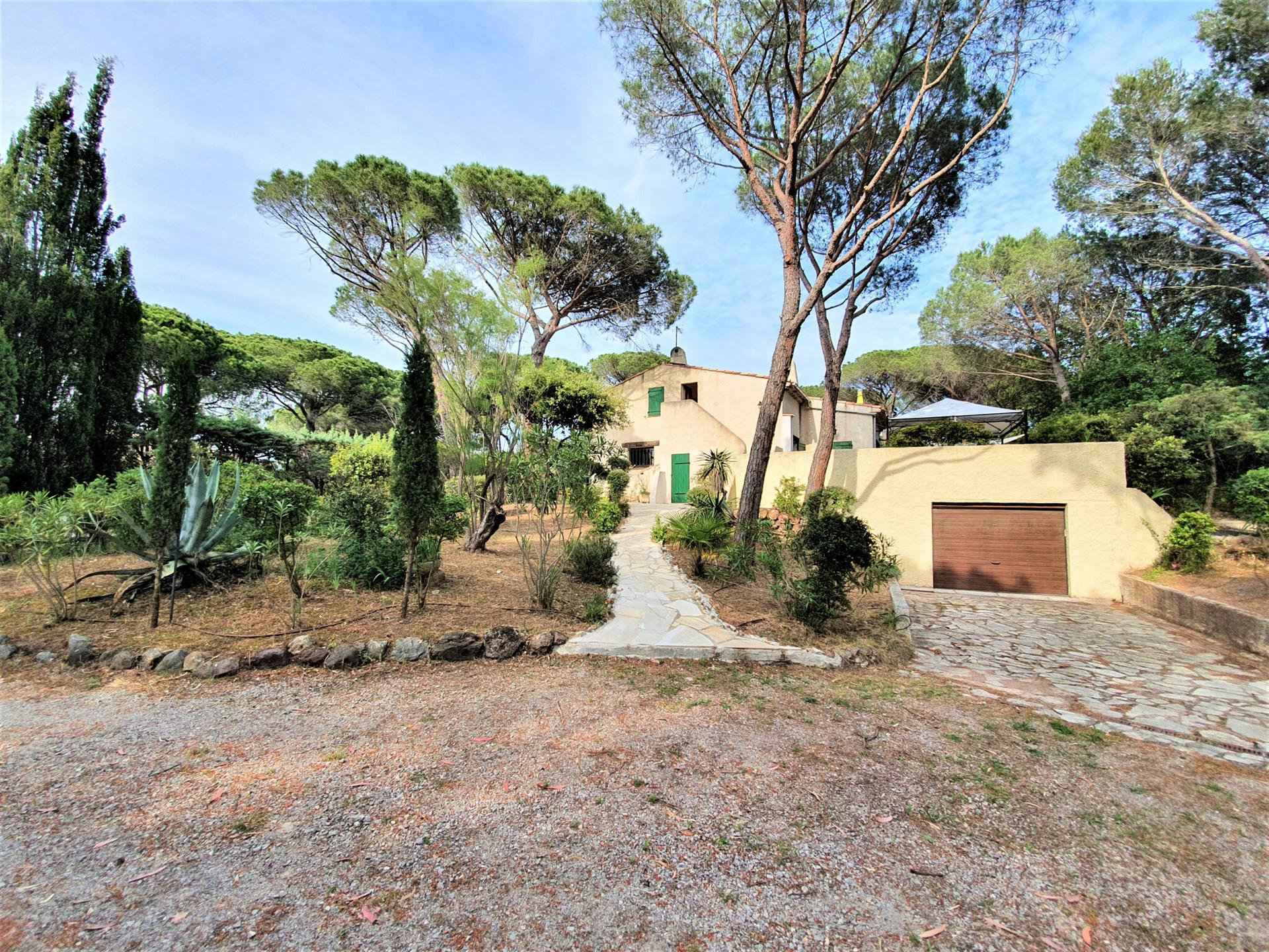 Maison à louer, 170m², Puget-sur-Argens