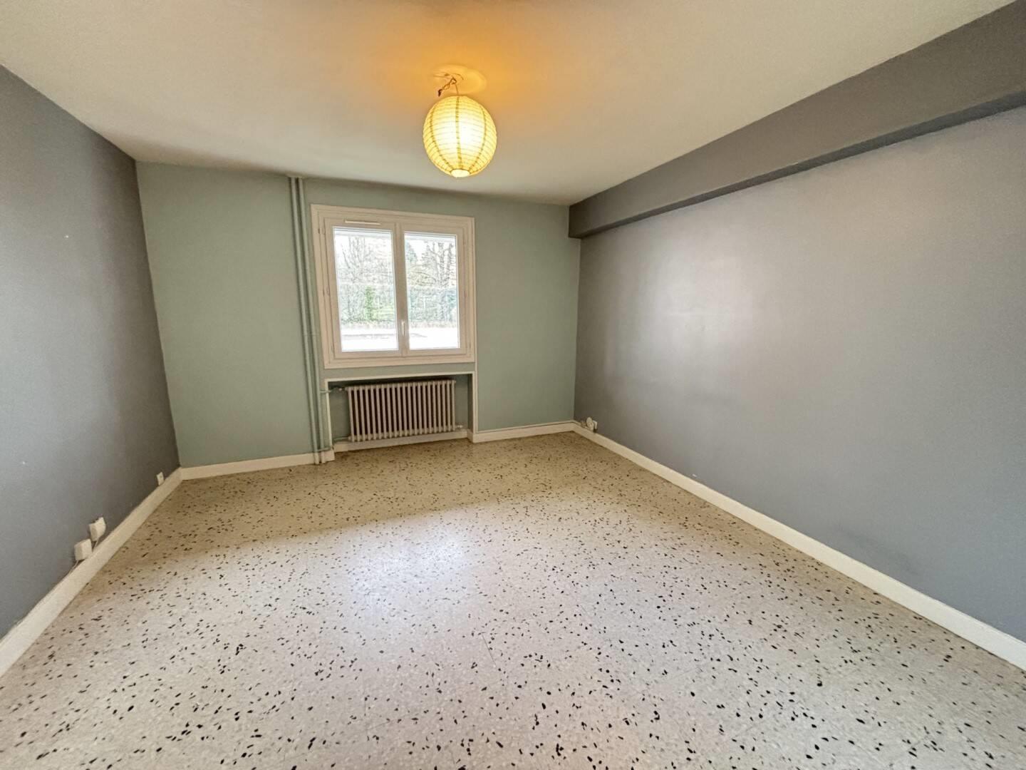 Appartement à louer, 49m², Saint-Etienne