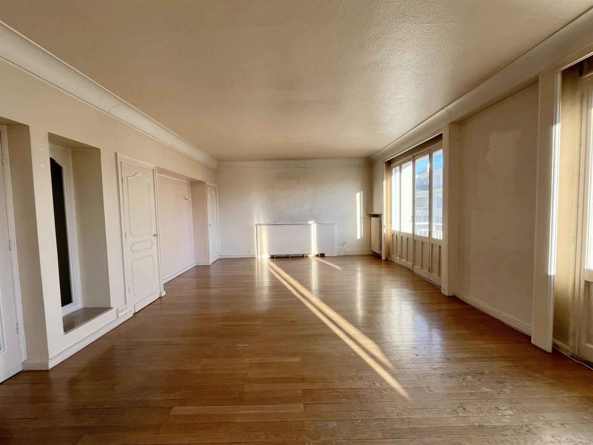 Appartement à vendre, 141m², Saint-Etienne