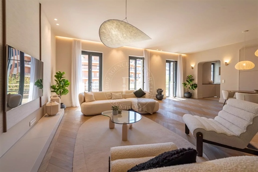 Magnificent 5 room apartment in Dubouchage