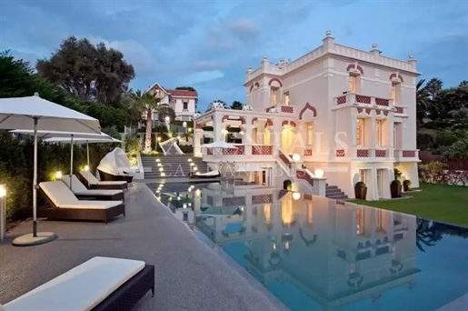 Luxusvilla zum Verkauf mit Meerblick in Cap d'Antibes