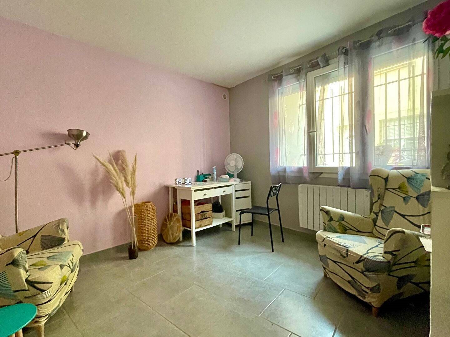 Appartement à louer, 47m², Sénas