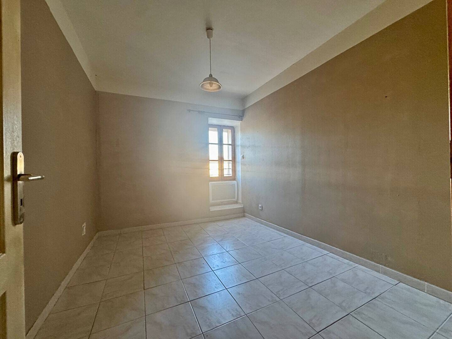 Appartement à louer, 58m², Sénas