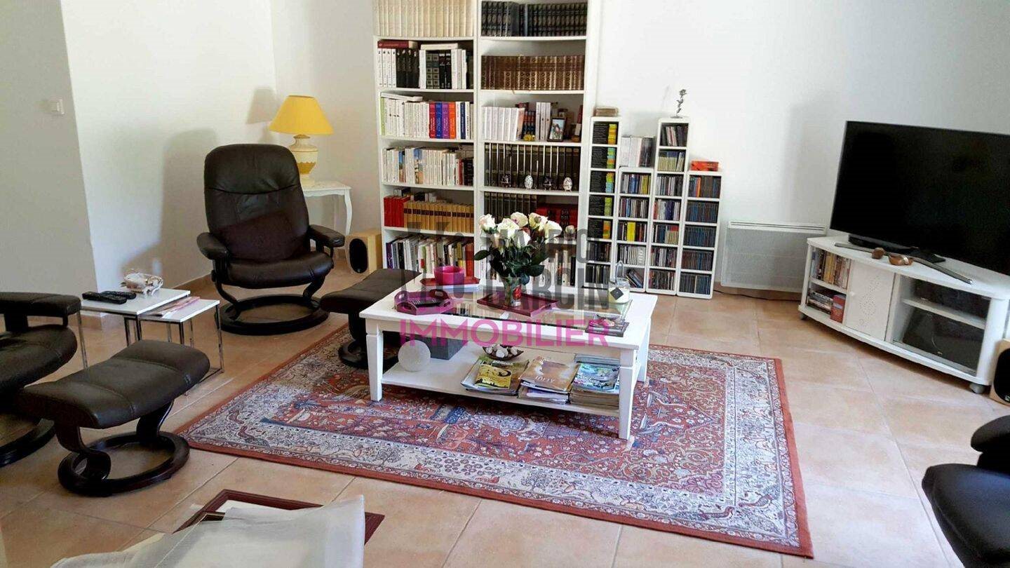 Maison à louer, 191m², Pernes-les-Fontaines