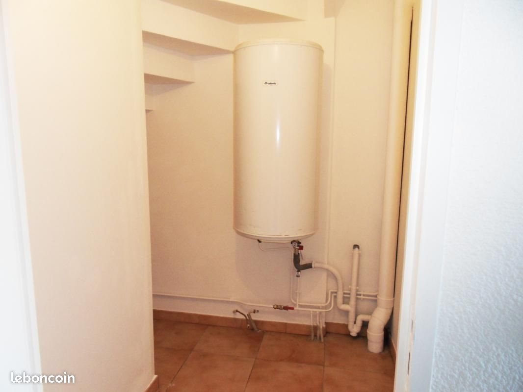 Maison à louer, 77m², Peyrens