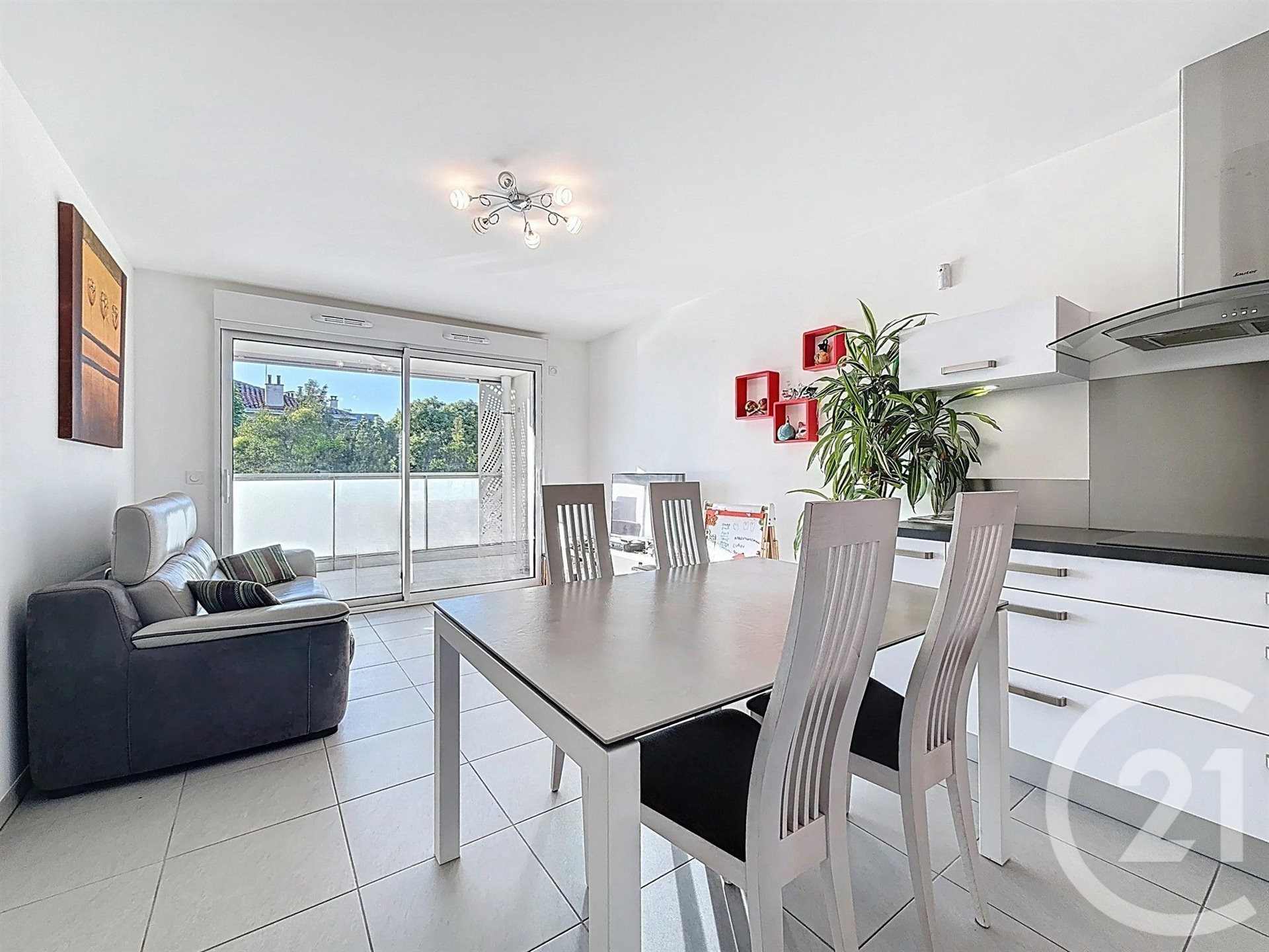 Appartement à louer, 60m², Marseille 8ème