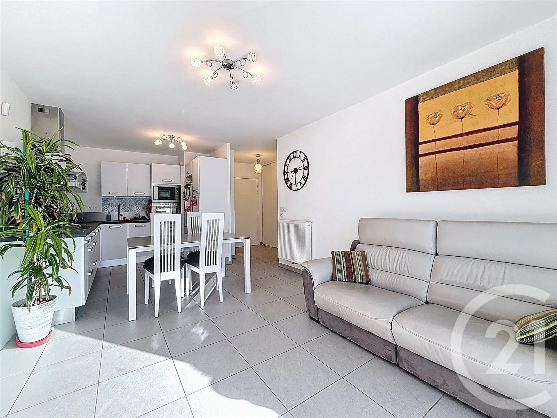 Appartement à louer, 60m², Marseille 8ème