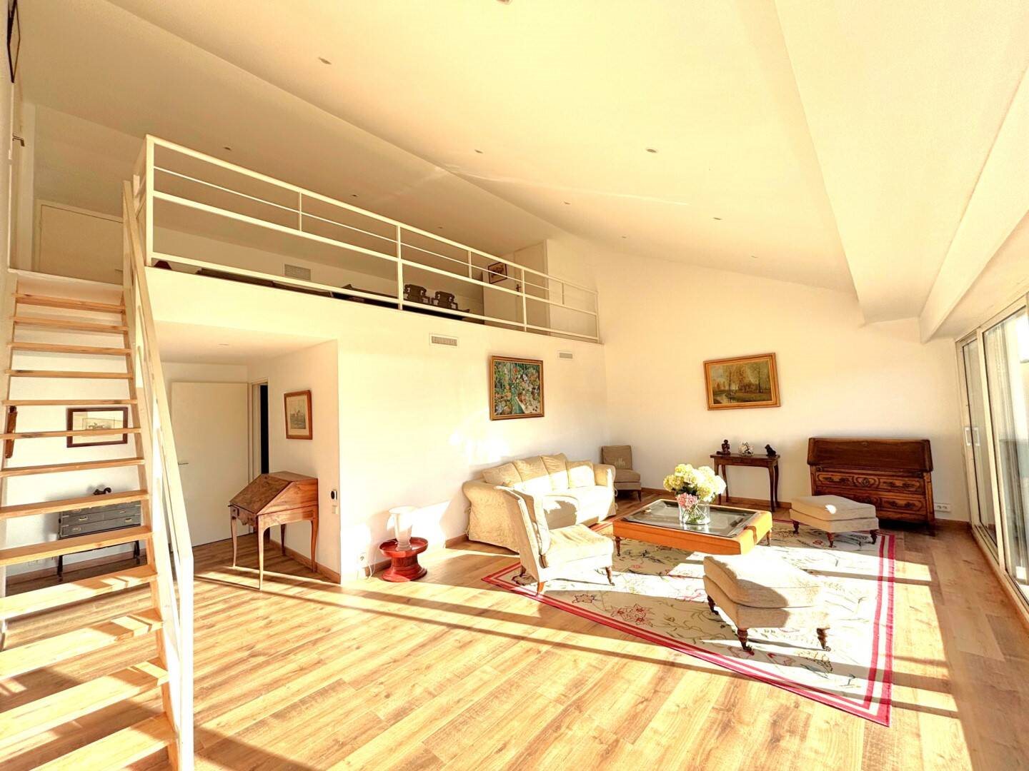 Appartement à louer, 95m², Cassis