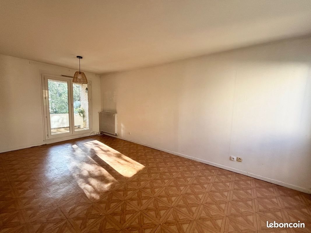 Appartement à louer, 67m², Cassis