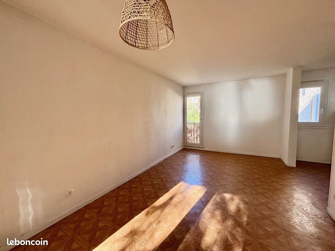 Appartement à louer, 67m², Cassis