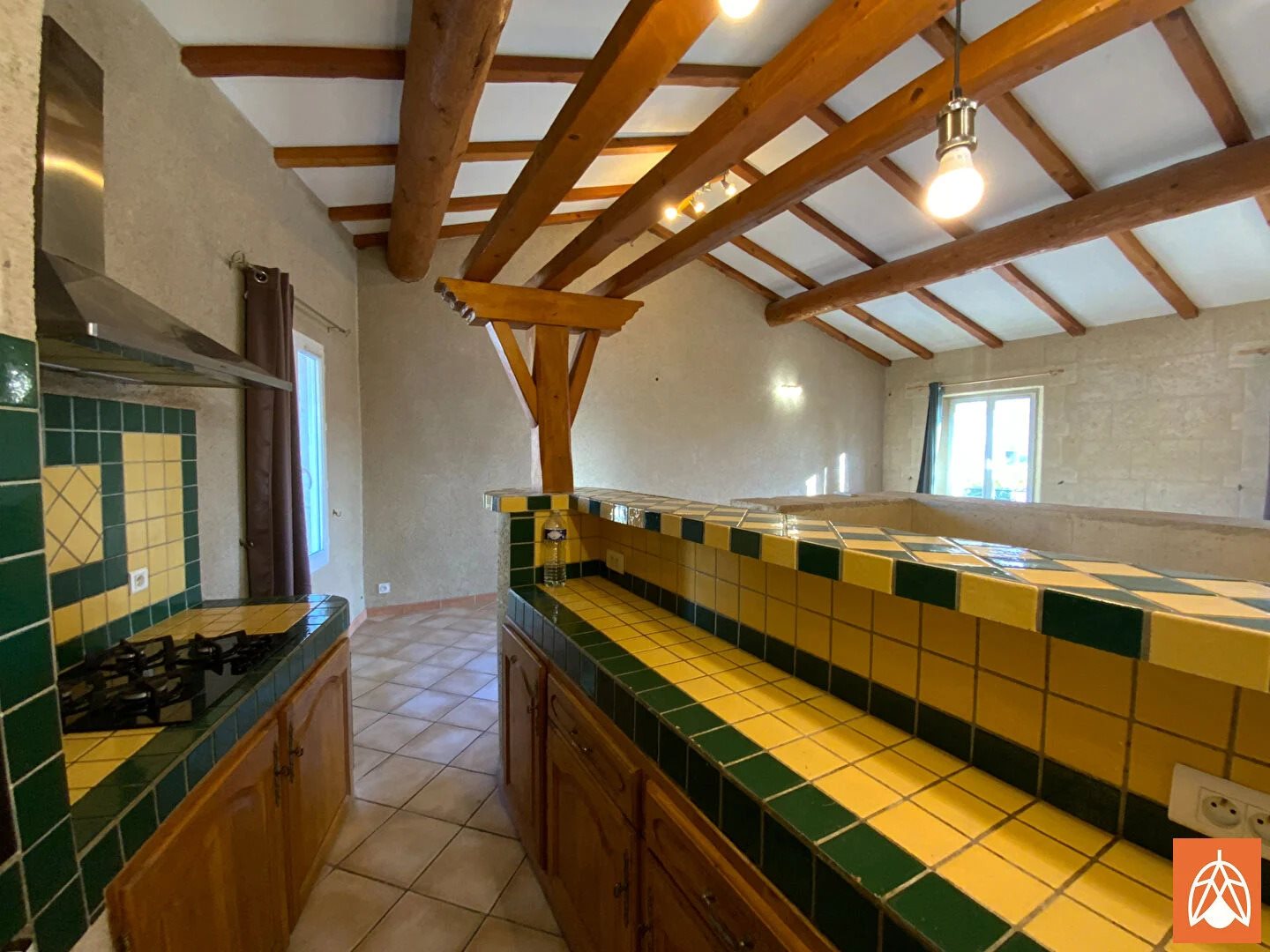 Maison à louer, 61m², Aureille