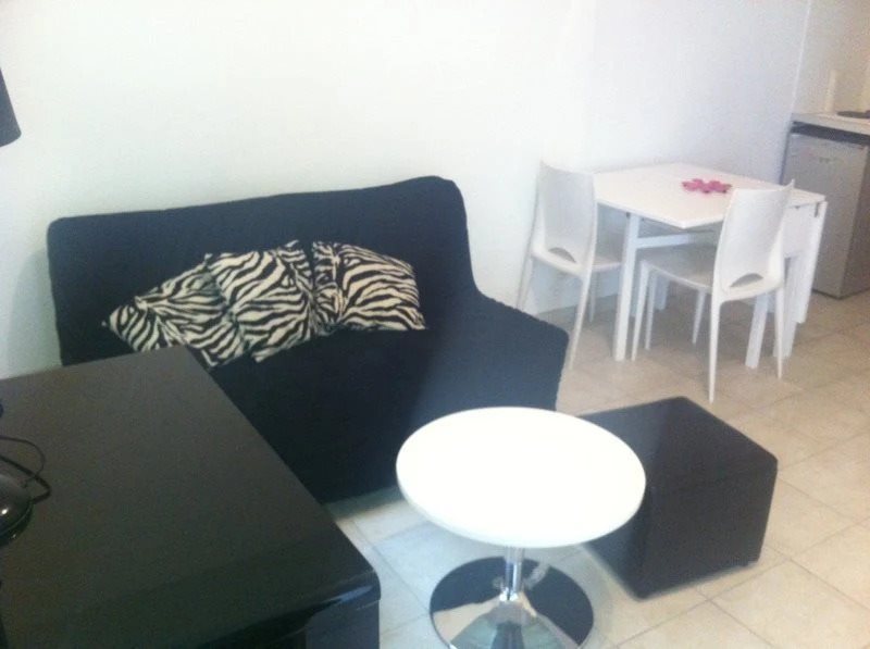 Appartement à louer, 18m², Marseille 8ème