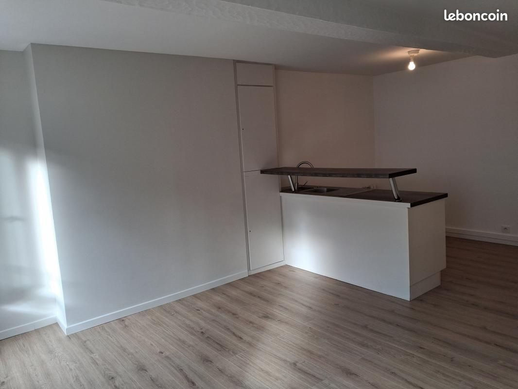 Appartement à louer, 57m², Pont-l'Evêque