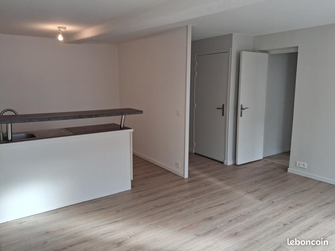 Appartement à louer, 57m², Pont-l'Evêque