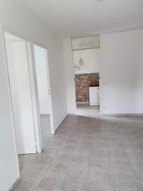 Appartement à louer, 53m², Saint-Brès