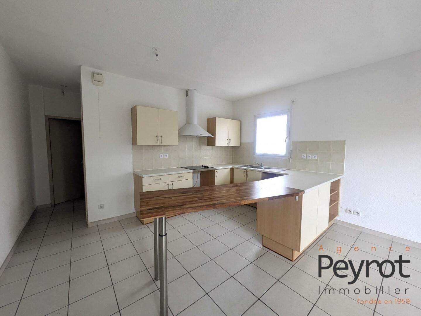 Appartement à louer, 47m², Saint-Estève