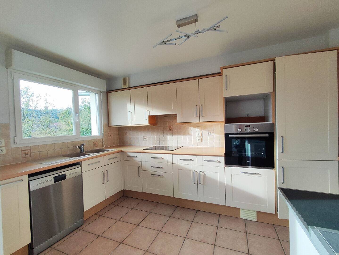 Appartement à louer, 87m², Valleiry