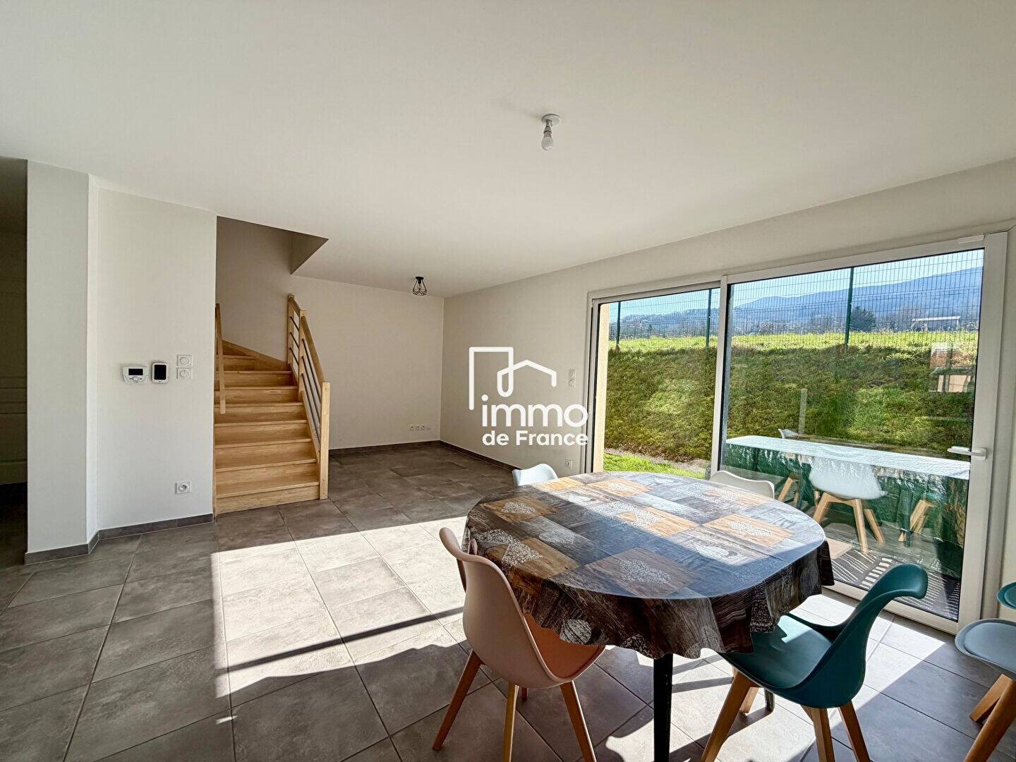 Maison à louer, 83m², Vulbens