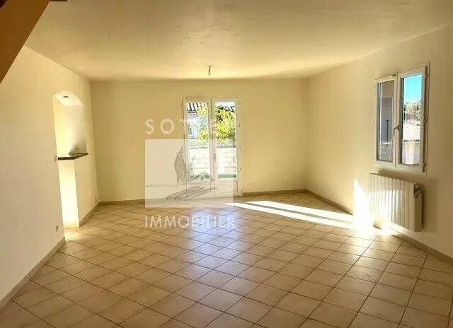 Maison à louer, 99m², Bollène